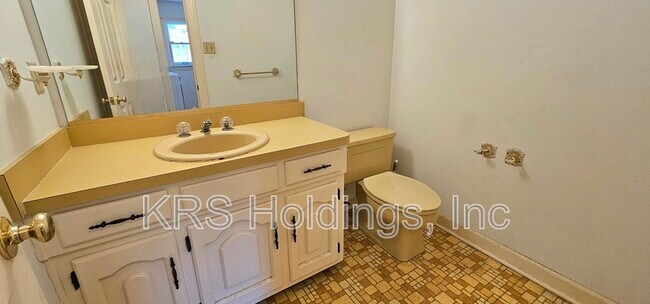 Building Photo - 1029 Dulcie Ave