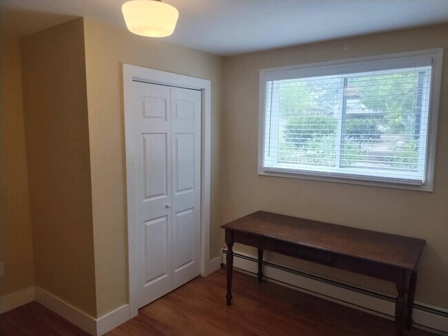 Building Photo - 4365 Comanche Dr