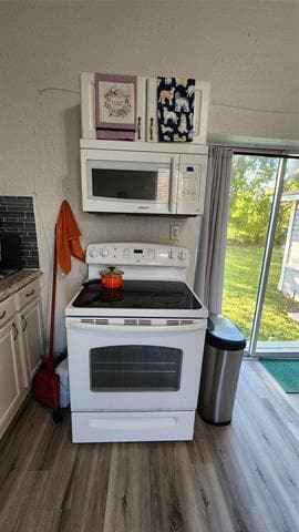 Building Photo - 145 N Kealy Ave