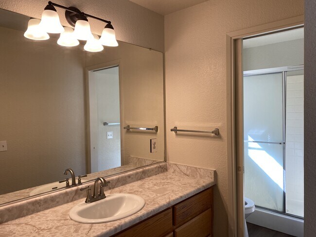 Building Photo - 2901 Snyder Ave