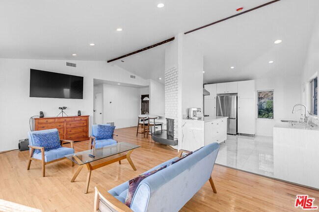 Building Photo - 3632 Amesbury Rd