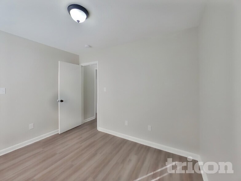 Building Photo - 1619 Prairieview Ln