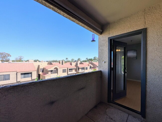 Building Photo - 4925 E Desert Cove Ave