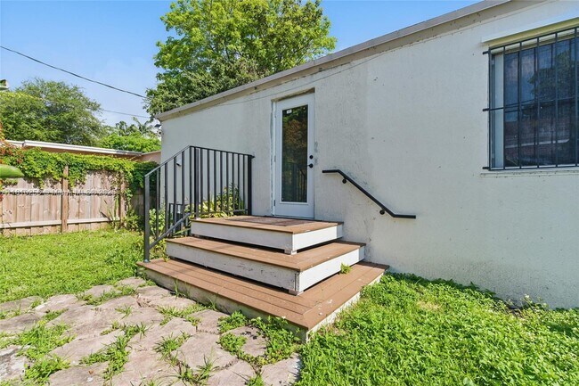 Building Photo - 500 NW 47th St