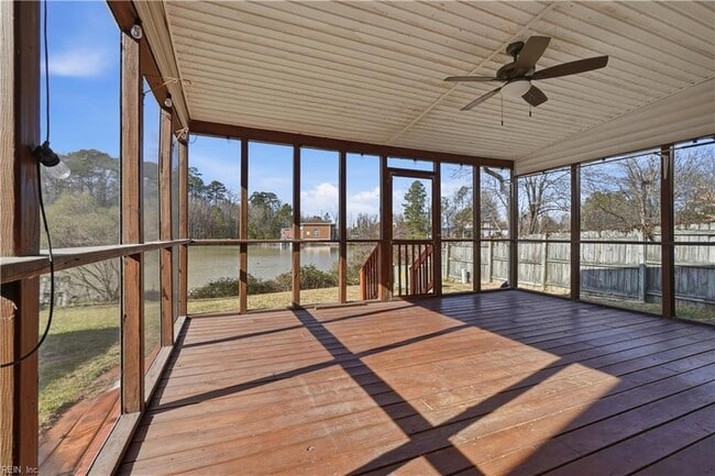 Building Photo - 1329 Thamesford Dr