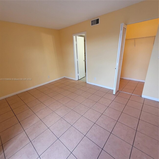 Building Photo - 2 bedroom in Miramar FL 33025