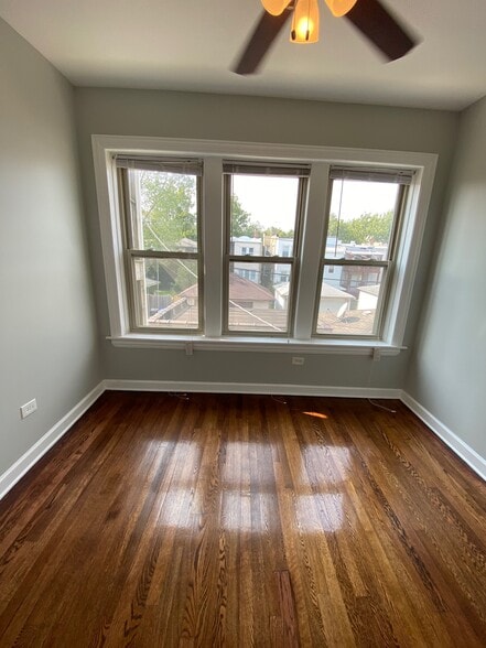 Building Photo - 5114 N Kimball Ave