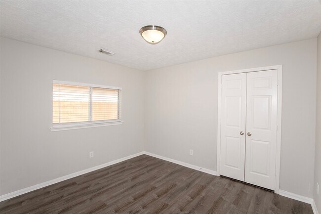 Building Photo - 863 Sierra Brook Ln