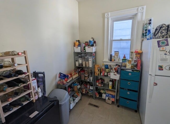 Building Photo - 2526 N Frederick Ave