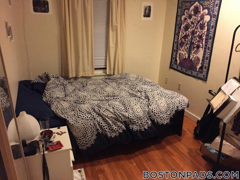 Building Photo - 104 Hammond St