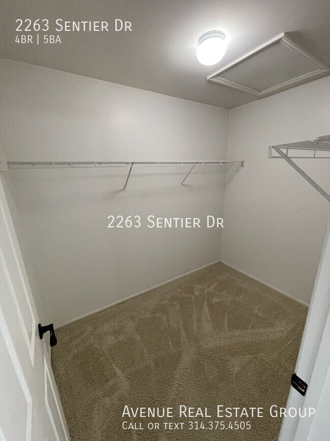 Building Photo - 2263 Sentier Dr