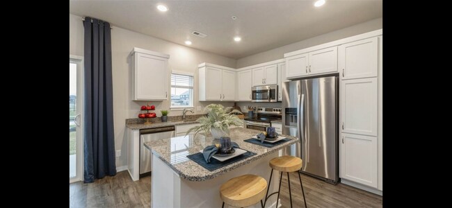 Building Photo - 9585 Heightsview Dr