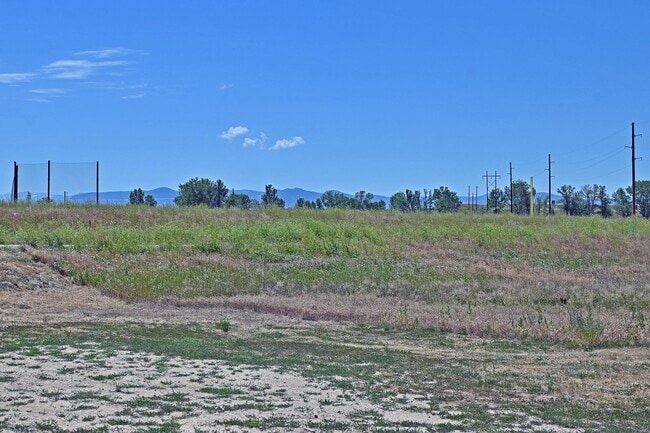 Building Photo - 1495 Oxbow Dr