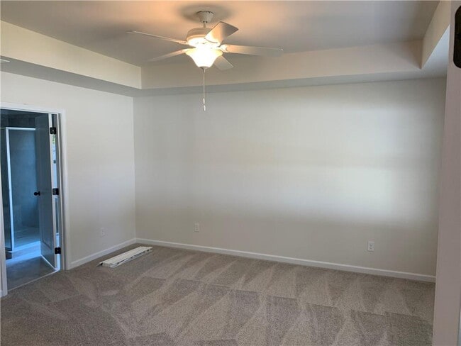 Building Photo - 755 Rodeo Dr