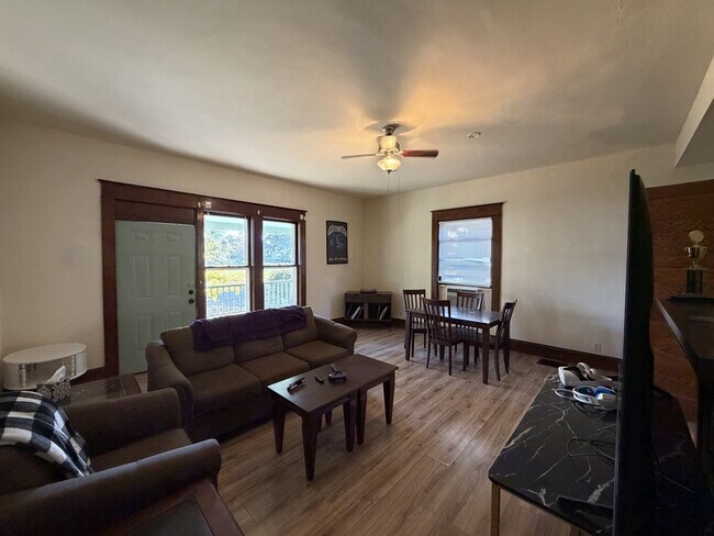 Building Photo - 918 Lafayette Ave