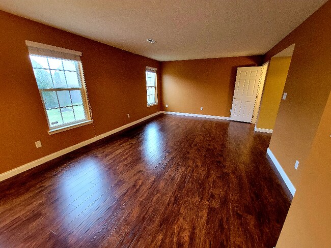 Building Photo - 625 Cleary Dr