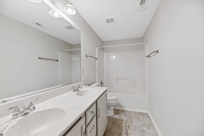 Building Photo - Beautiful 4 Bed 3 Bath in Andover School District!