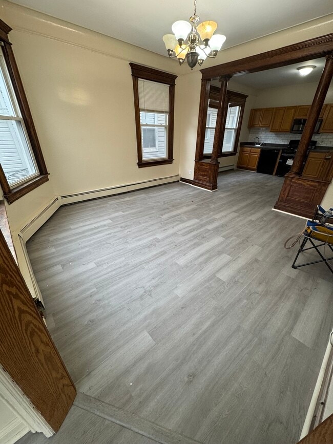 Building Photo - 304 Shelton Ave