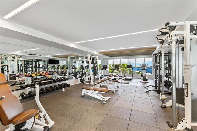 Building Photo - 1020 Sunset Point Rd