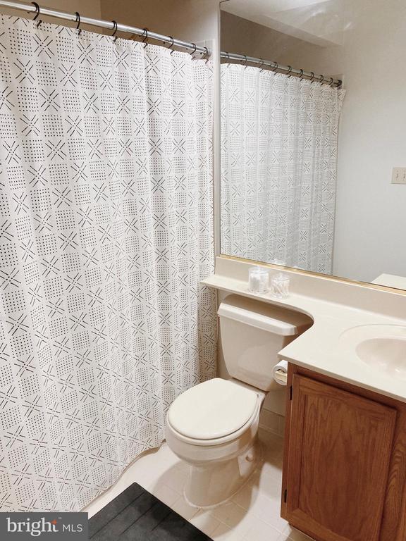 Building Photo - 2709 Summerview Way