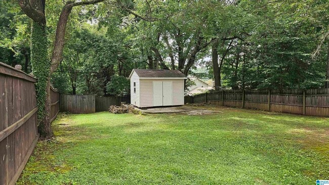 Building Photo - 410 Woodland Dr