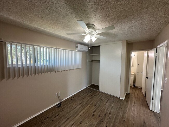 Building Photo - 316 N San Gabriel Ave