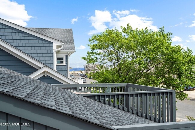 Building Photo - 75 Grand Central Ave