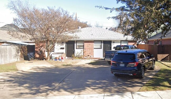 Building Photo - 1411 5th Ave