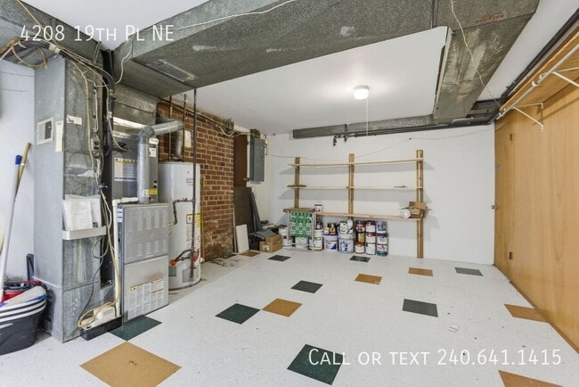 Building Photo - 4208 19th Pl NE