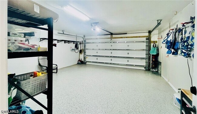 Building Photo - 552 97th Ave N