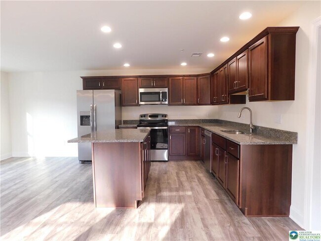 Building Photo - 1549 Burkhardt St