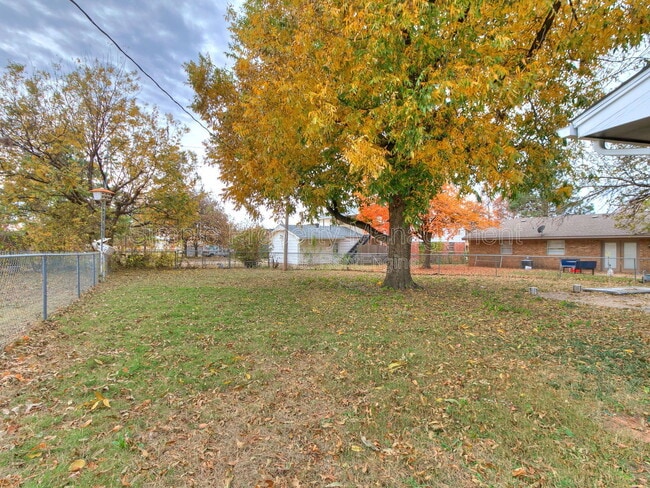 Building Photo - 104 Marilyn Ave