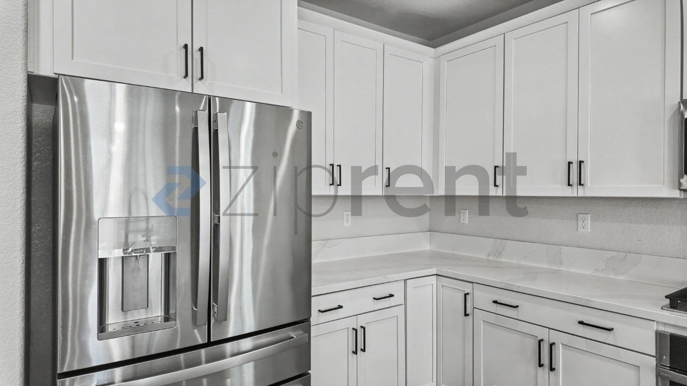 Building Photo - Unit