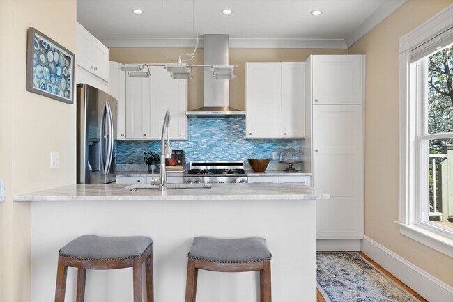 Building Photo - 201 Savin Hill Ave