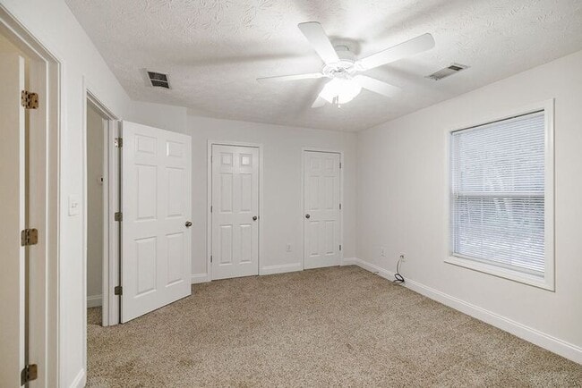 Building Photo - 105 Westchester Dr