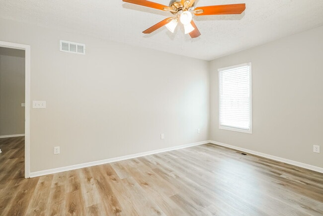 Building Photo - 5776 Chase Run