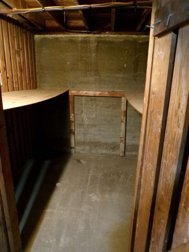 Building Photo - Charming 1 bed, 1 bath apartment in old louisville.