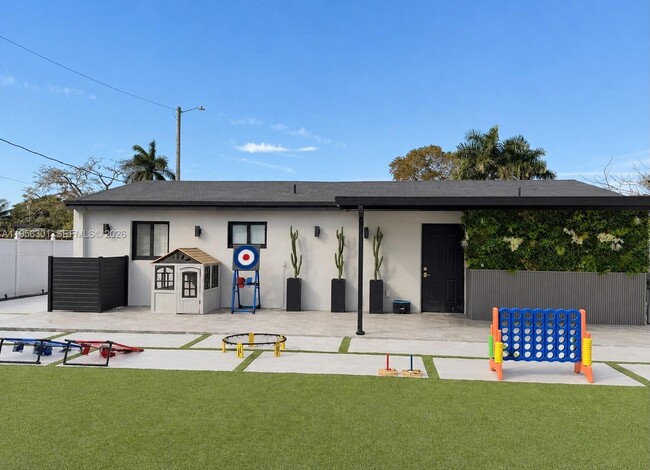 Building Photo - 2340 SW 42nd Way