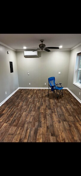 Building Photo - 289 Fox Trl