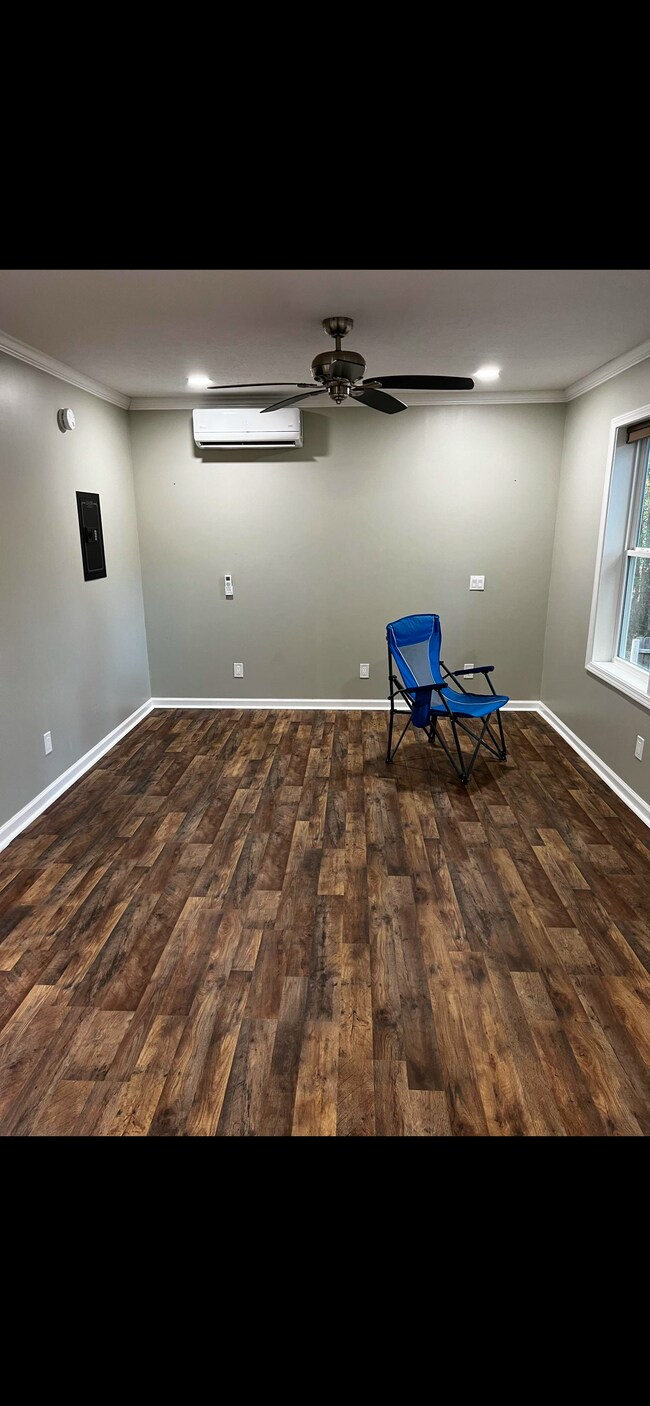 Building Photo - 289 Fox Trl