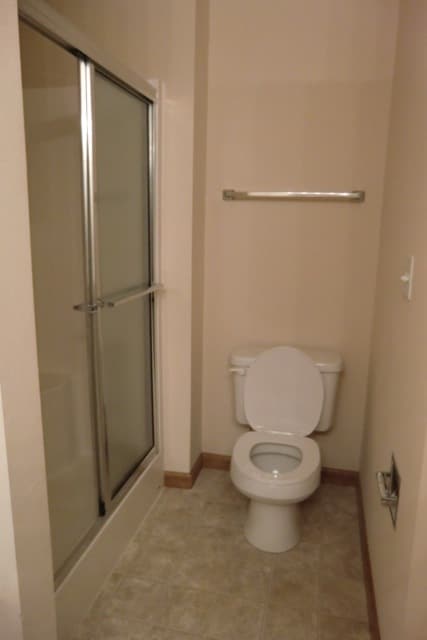 Building Photo - 104 Lake Saint Ellen Dr
