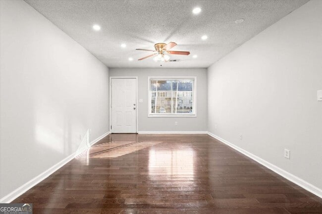 Building Photo - 2166 Park Terrace