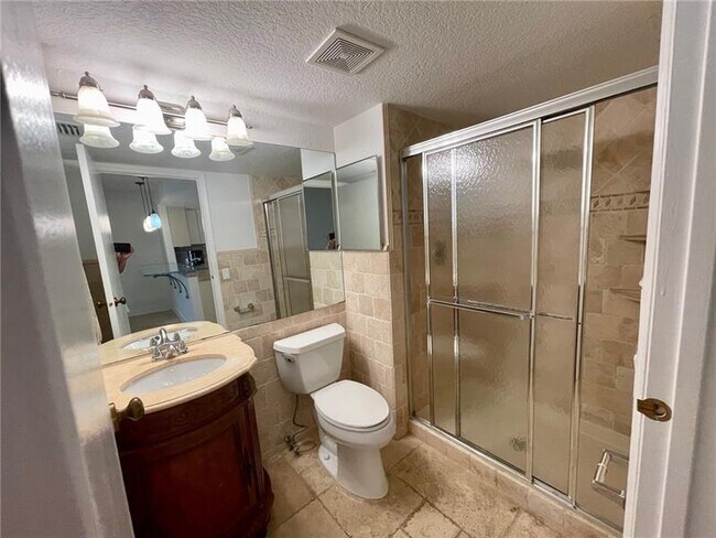 Building Photo - 10253 Riverbend Terrace