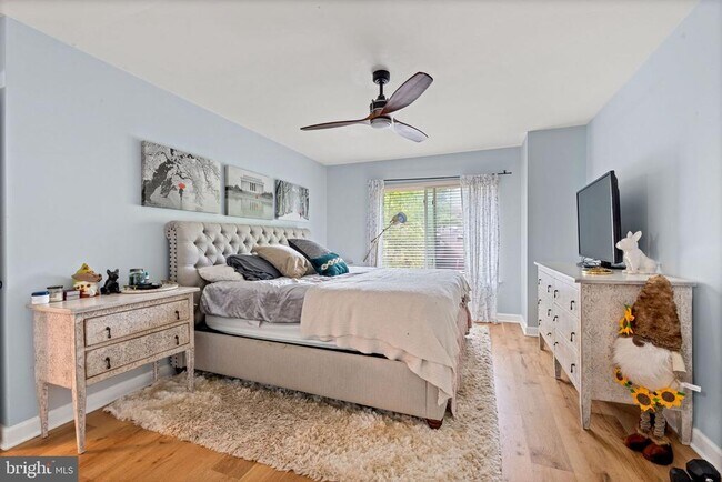 Building Photo - 2012 Swans Neck Way