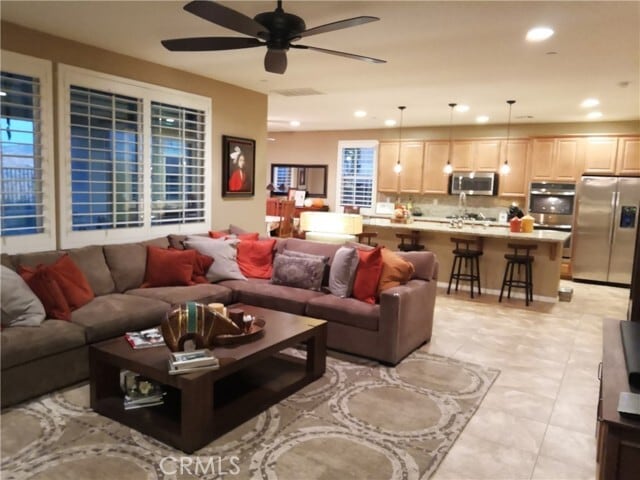 Building Photo - 28934 W Hills Dr