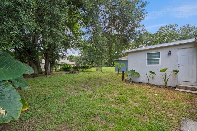 Building Photo - 5000 Huppel Ave