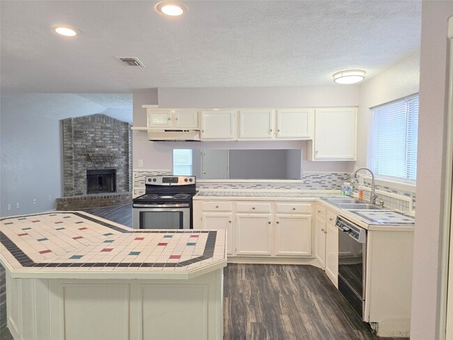 Building Photo - 1335 Willersley Ln