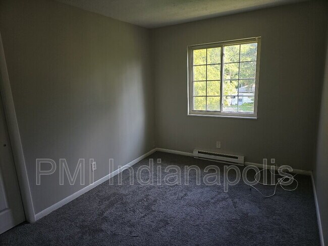 Building Photo - 6220 E 11th St