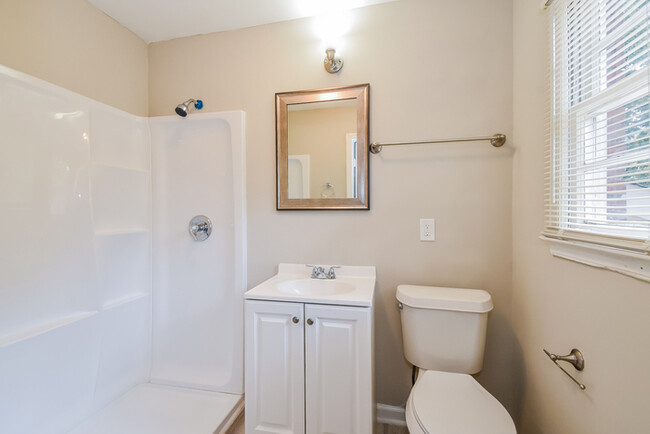 Building Photo - 14 DAY VETERAN ONLY. FIRST LOOK