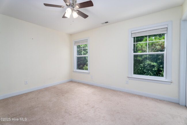 Building Photo - 103 Creek End Ct